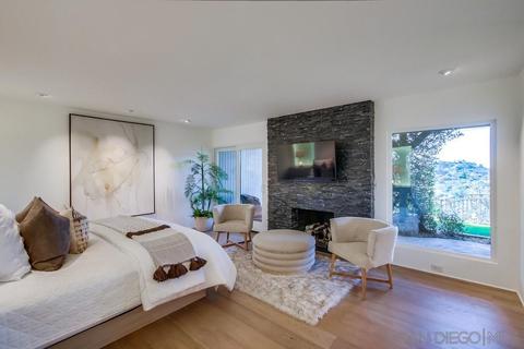 7668 Caminito Coromandel, La Jolla, CA 92037 photo 14