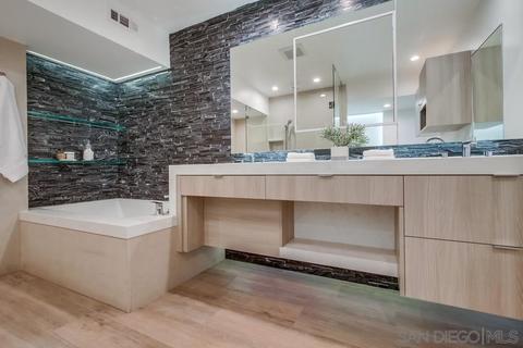 7668 Caminito Coromandel, La Jolla, CA 92037 photo 16