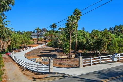 1544 Grove Rd, El Cajon, CA 92020 photo 2