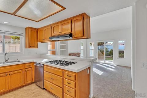 869 Muirfield Dr, Oceanside, CA 92058 photo 11