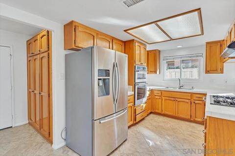 869 Muirfield Dr, Oceanside, CA 92058 photo 9