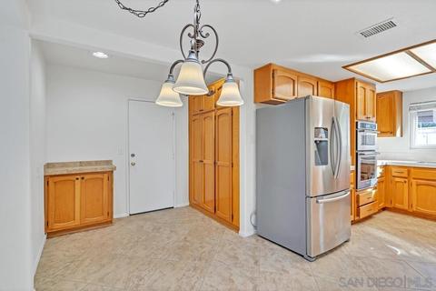 869 Muirfield Dr, Oceanside, CA 92058 photo 14