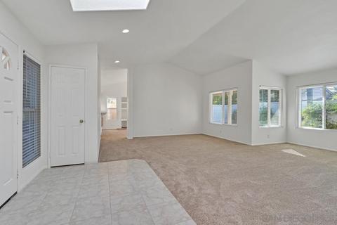 869 Muirfield Dr, Oceanside, CA 92058 photo 5