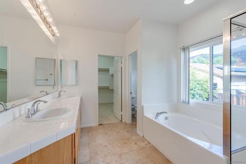 29707 Benchmark Ct, Escondido, CA 92026 photo 15