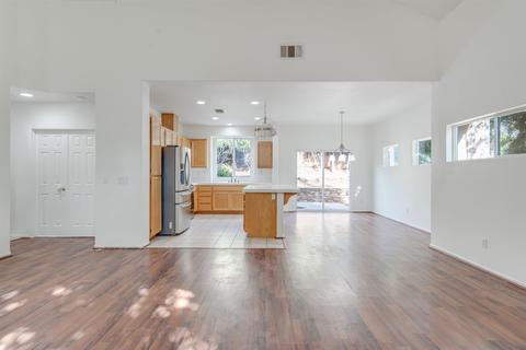 29707 Benchmark Ct, Escondido, CA 92026 photo 5