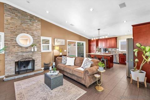 10073 E Glendon Cir, Santee, CA 92071 photo 2