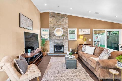 10073 E Glendon Cir, Santee, CA 92071 photo 3