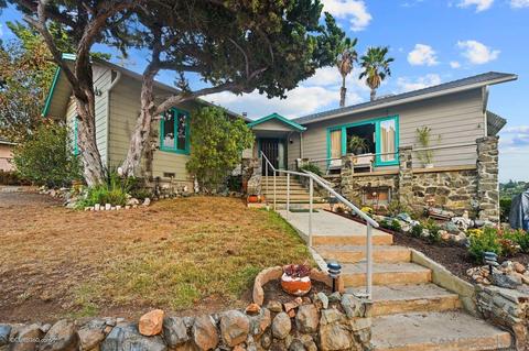 121 S Beaumont Ln, Vista, CA 92084 photo 1