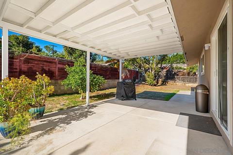 1035 Thomas Way, Escondido, CA 92027 photo 14