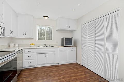 1035 Thomas Way, Escondido, CA 92027 photo 10