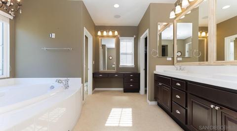 1124 Championship Rd, Oceanside, CA 92057 photo 8