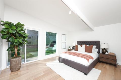 8312 Sugarman Dr, La Jolla, CA 92037 photo 17