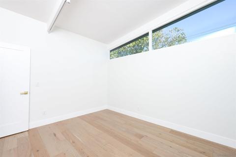 8312 Sugarman Dr, La Jolla, CA 92037 photo 27