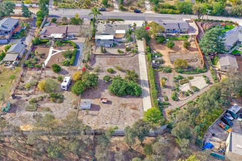 518 Ross Dr, Escondido, CA 92029 photo 2