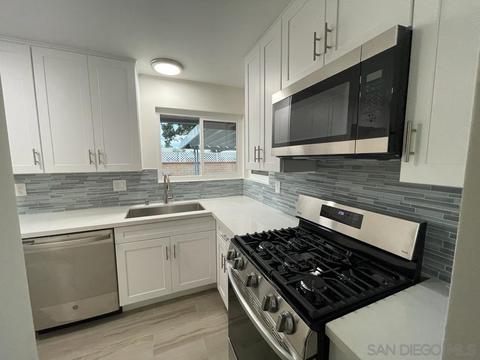 4725 Westridge Dr, Oceanside, CA 92056 photo 3