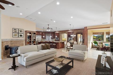 28357 Cavalier Ct, Escondido, CA 92026 photo 9