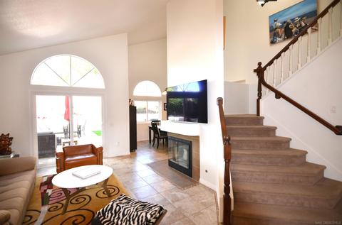 1539 Madrid Dr, Vista, CA 92081 photo 5
