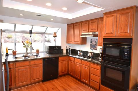 1539 Madrid Dr, Vista, CA 92081 photo 9