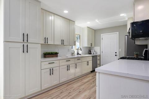 8577 Atlas View Dr, Santee, CA 92071 photo 5