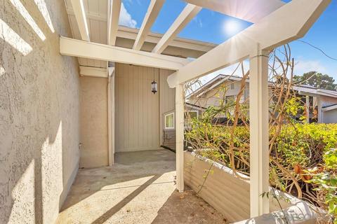 2284 Caminito Castillo, La Jolla, CA 92037 photo 4