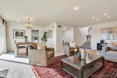 2284 Caminito Castillo, La Jolla, CA 92037 photo 12