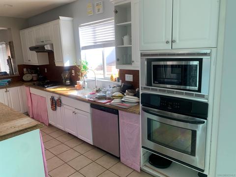 335 Monument Pkwy, Perris, CA 92570 photo 13