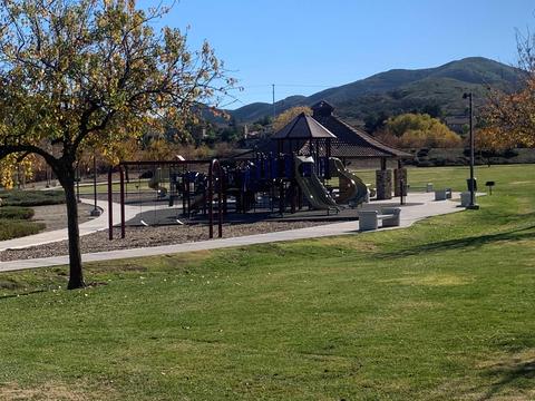 335 Monument Pkwy, Perris, CA 92570 photo 33