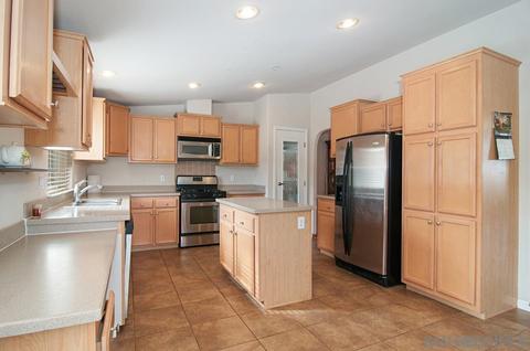 1554 Round Potrero Rd, Potrero, CA 91963 photo 5