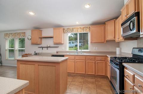 1554 Round Potrero Rd, Potrero, CA 91963 photo 4