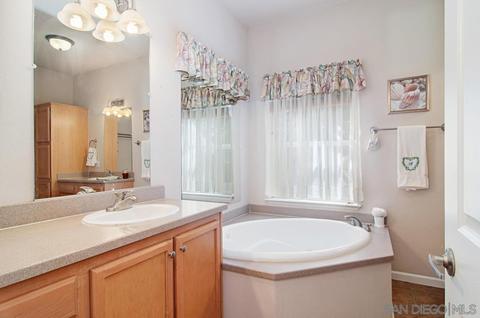 1554 Round Potrero Rd, Potrero, CA 91963 photo 9