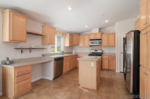 1554 Round Potrero Rd, Potrero, CA 91963 photo 3