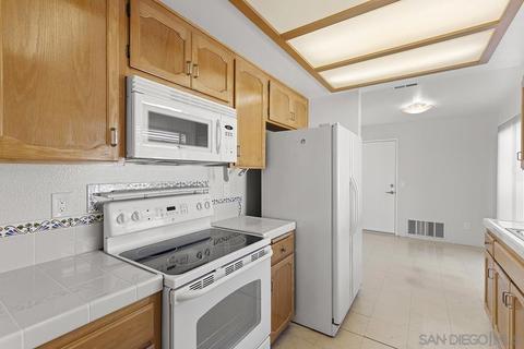 2760 Olympia Dr, Carlsbad, CA 92010 photo 8