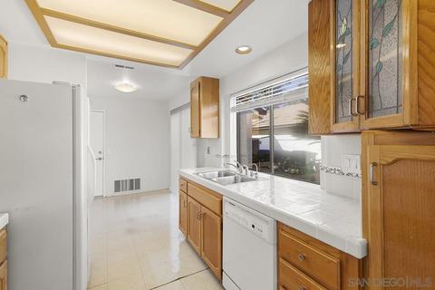 2760 Olympia Dr, Carlsbad, CA 92010 photo 7