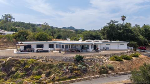 13729 Shadowood Ln, Valley Center, CA 92082 photo 6