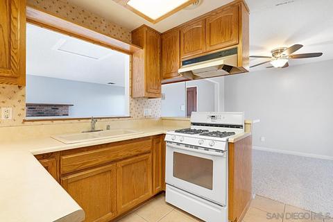 954 Ednabelle Ct, El Cajon, CA 92021 photo 16