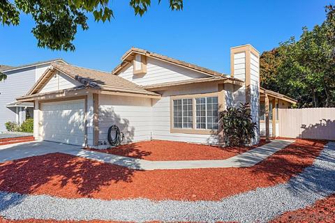 790 Foxwood Dr, Oceanside, CA 92057 photo 2