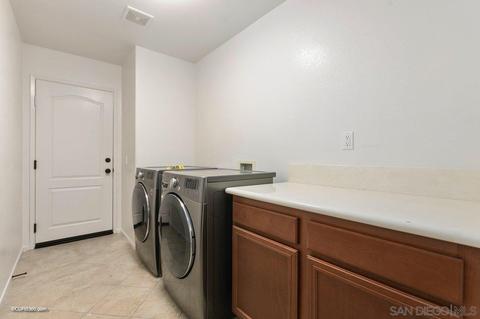 10189 Little Leaf Ln, Santee, CA 92071 photo 32