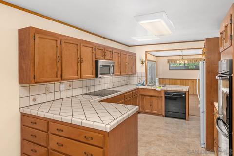 5915 Bertro Dr, La Mesa, CA 91942 photo 7