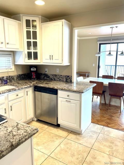 2130 Vallecitos #248, La Jolla, CA 92037 photo 3