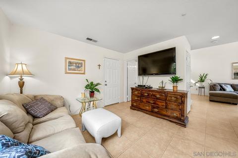 9750 Avenida Colino, Spring Valley, CA 91977 photo 10
