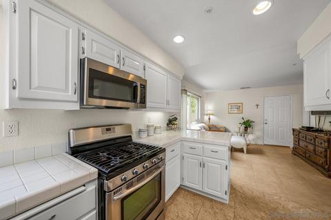 9750 Avenida Colino, Spring Valley, CA 91977 photo 13