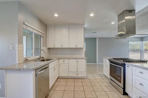10044 Carlton Hills Blvd, Santee, CA 92071 photo 4