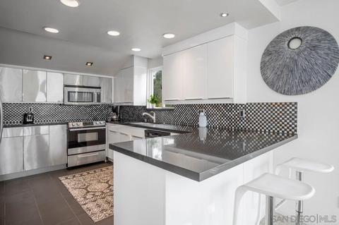 377 Longden Ln, Solana Beach, CA 92075 photo 7