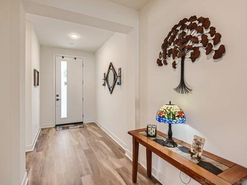 9069 W Bluff Pl, Santee, CA 92071 photo 4