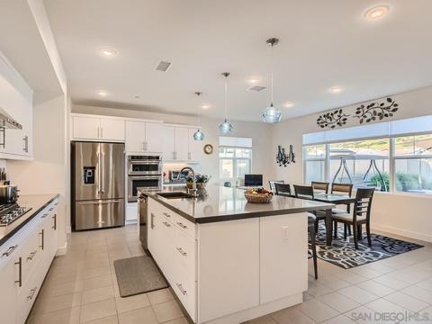 9069 W Bluff Pl, Santee, CA 92071 photo 5