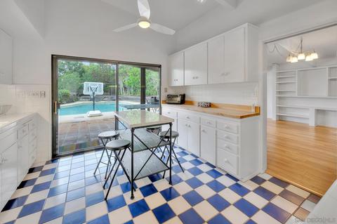 8582 Sugarman Dr, La Jolla, CA 92037 photo 7