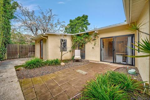 8582 Sugarman Dr, La Jolla, CA 92037 photo 17