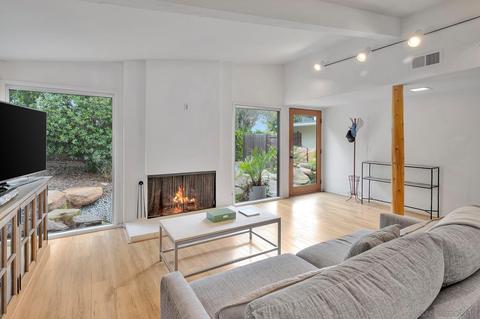 8582 Sugarman Dr, La Jolla, CA 92037 photo 3