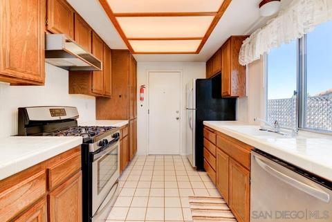 711 Honeydew Ln, Vista, CA 92084 photo 9