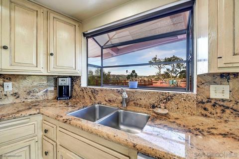 2371 Helen Rd, Fallbrook, CA 92028 photo 4